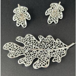Sarah Coventry Oak Leaf Brooch & Clip Earrings 1964 Frosted Leaves Collection